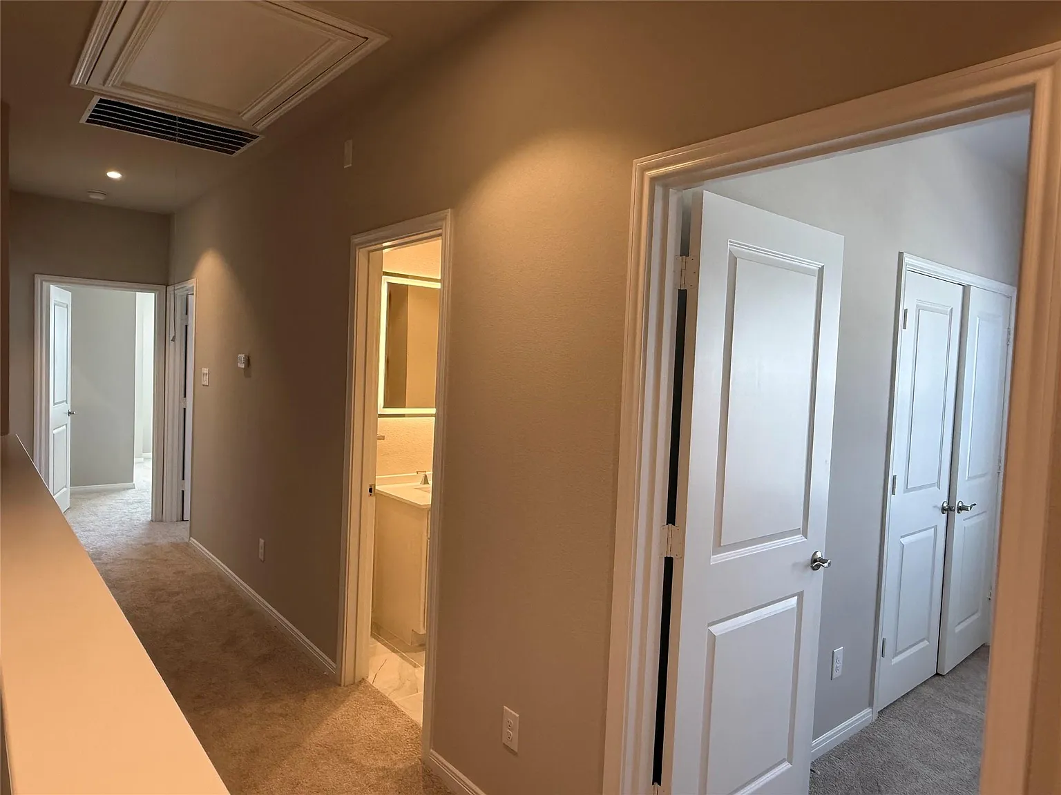 4 bed, 3.5 bath, 1850 sqft, $2,650 — Photo 4