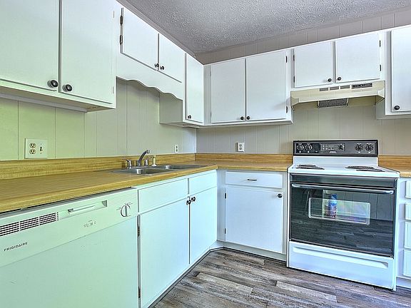 4th image of 405 Cypress St #12