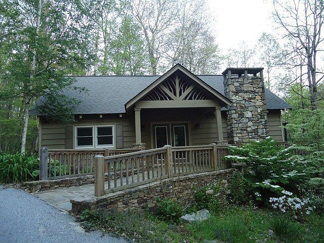 1st image of 1100 Claire Ln