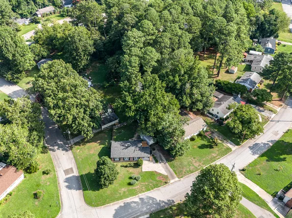 3301 Apache Dr, Raleigh, NC 27609