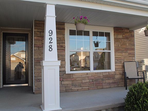 2nd image of 928 Applecross Dr