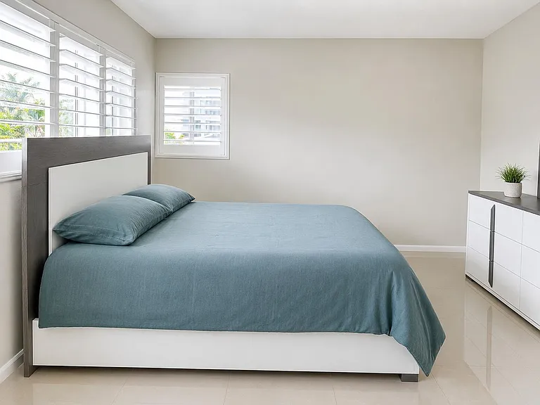 1201 S Riverside Dr #307 — Photo 8