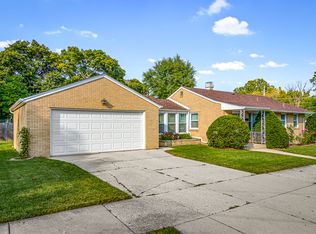 726 Bent St, Elgin, IL 60120