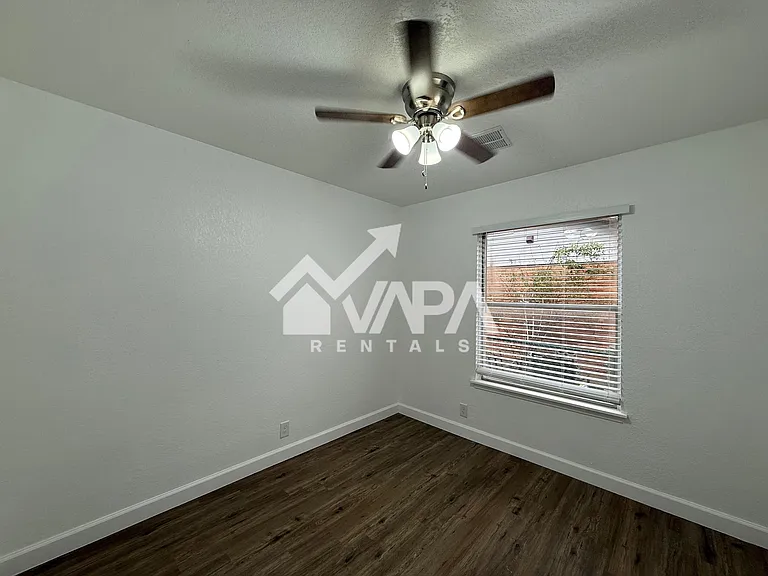 4938 Bernadine Dr — Photo 16
