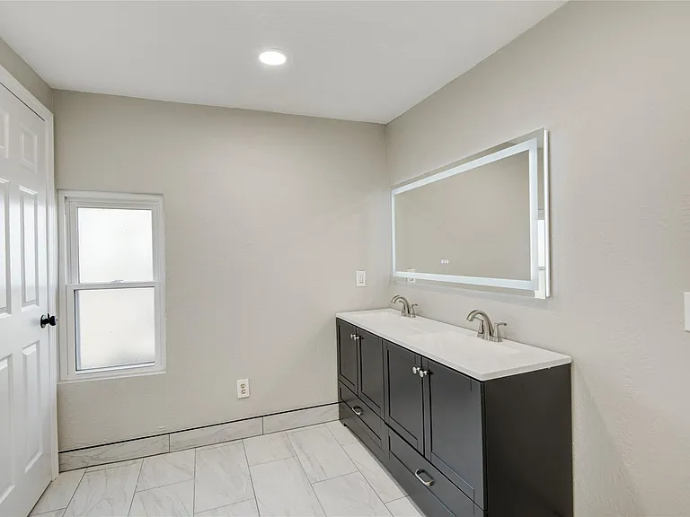 418 S Kansas St — Photo 19