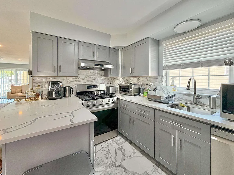 87 Wallis Ave #2 — Photo 10