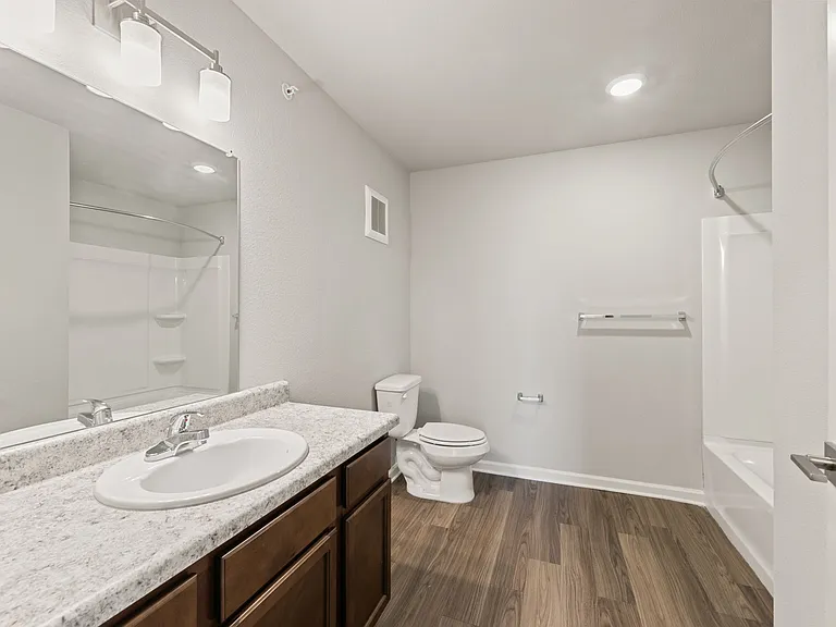 Agave East Apartments — Photo 8