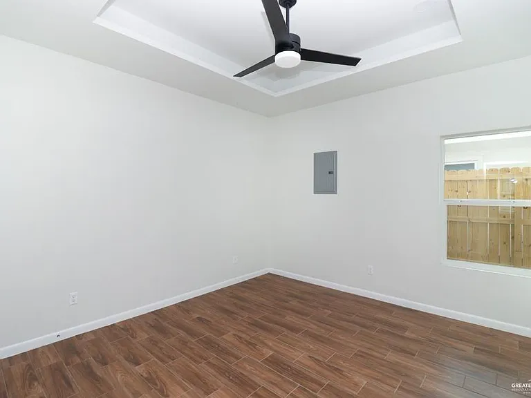 1312 S Xanthia St #4 — Photo 5