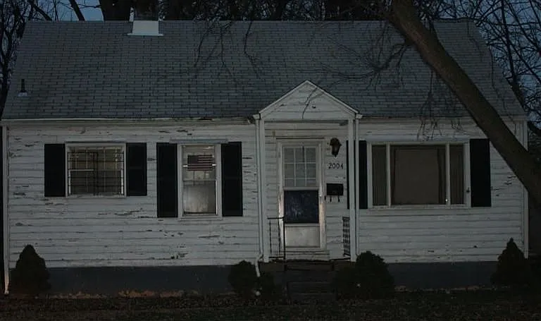 2004 Ontario Ave photo 1
