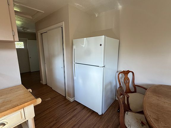 5th image of 604 Substation St #B