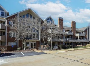1033 Wilton Royal Dr APT 203, Saint Louis, MO