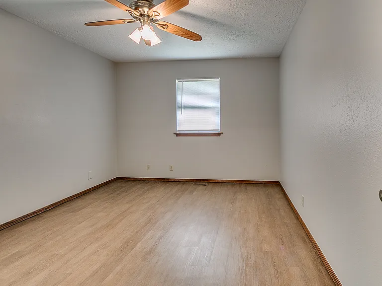 1204 N Crawford Ave #1204 — Photo 10