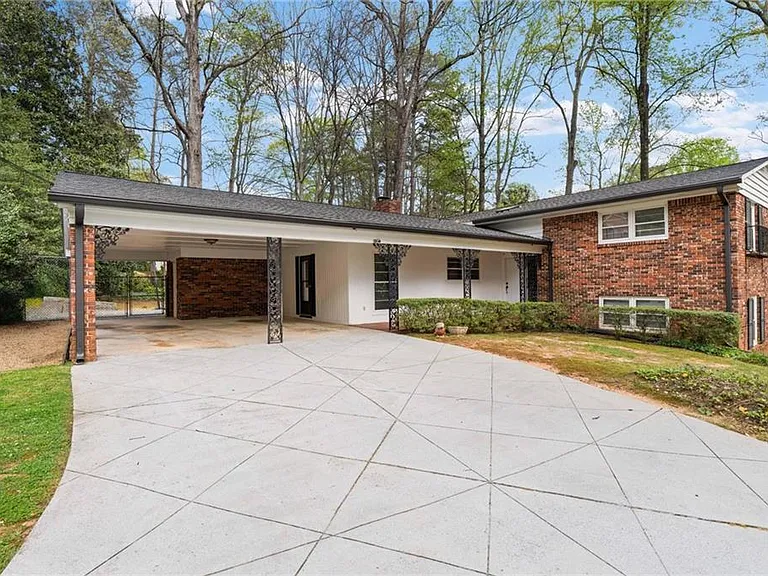 274 Land O Lakes Ct NE — Photo 4