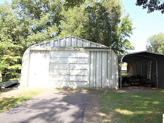 3rd image of 455 Forest Cir