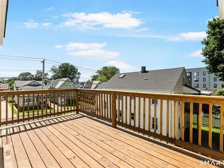 810 Brewster St — Photo 30