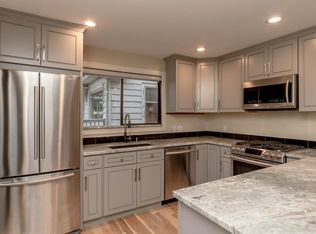 4815 Rutan Pl SW APT B, Seattle, WA 98116