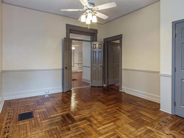 3658 Archer Ave #1 — Photo 10