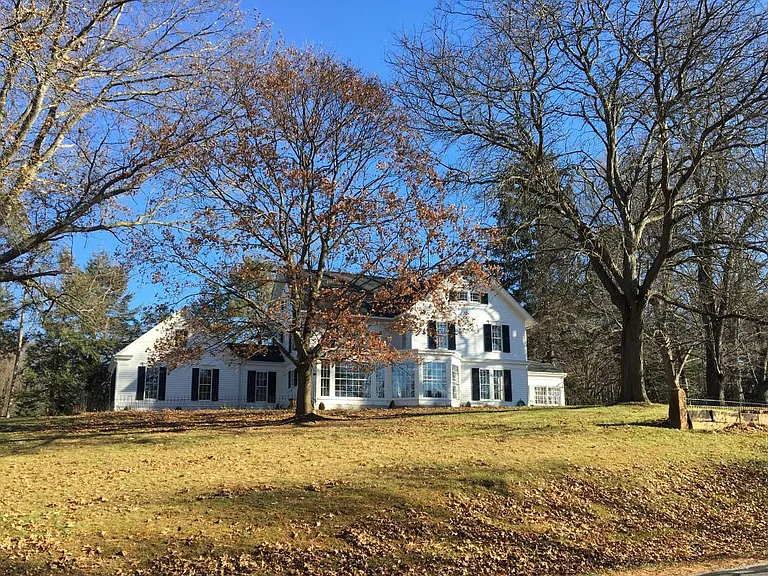 645 Wye Rd — Photo 1