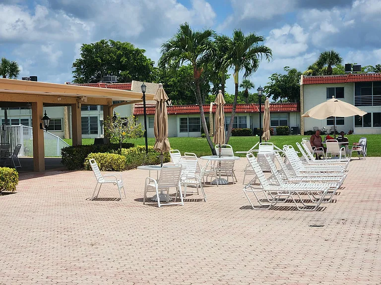 314 Lake Dora Dr — Photo 15