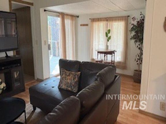 3rd image of 17 Shady Ln
