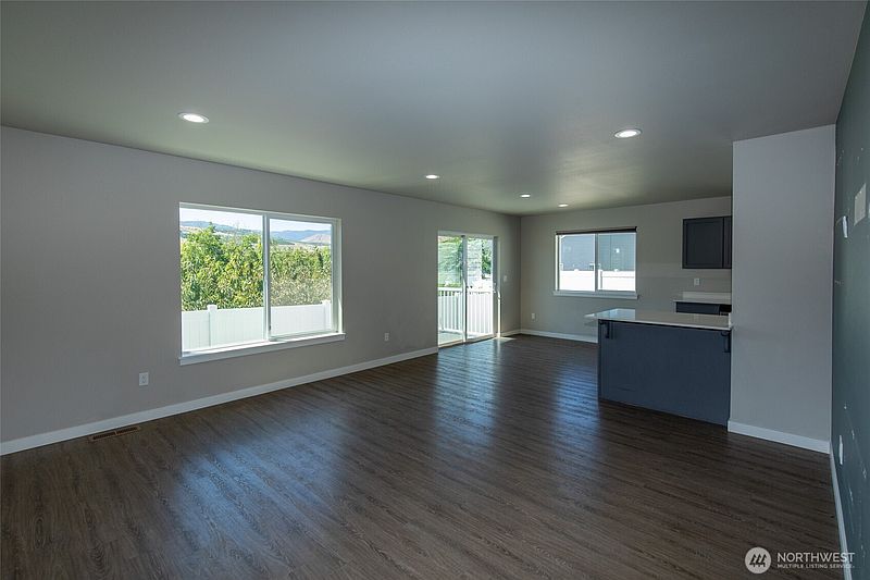 3rd image of 2362 SE Marlette Road