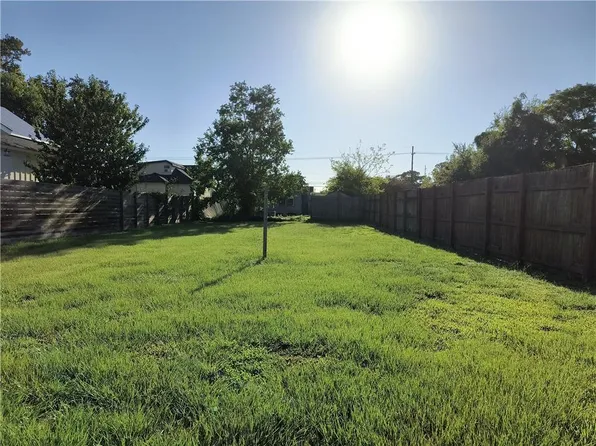 5113 Lafaye St, New Orleans, LA 70122