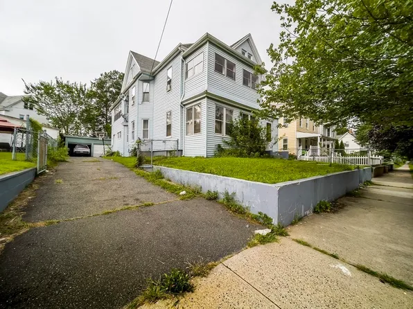 71 Brown Ave, Holyoke, MA 01040