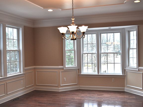 5th image of 7545 Park Ln