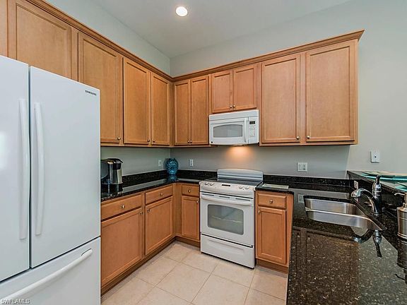 4th image of 7223 Salerno Ct