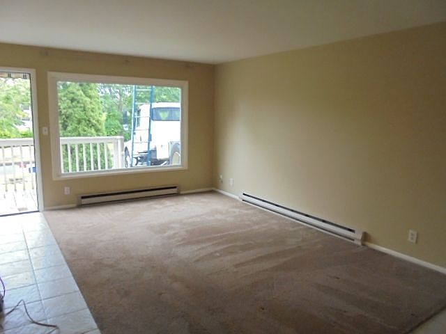 2nd image of 804 E Maple St