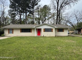 151 Chatham Cir, Jackson, MS 39206