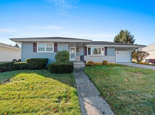 2723 42nd St, Two Rivers, WI 54241