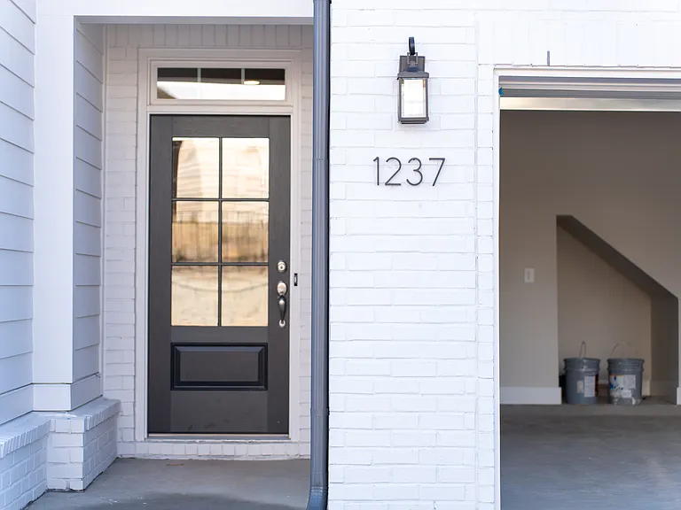 1237 Waterfall Ct — Photo 4
