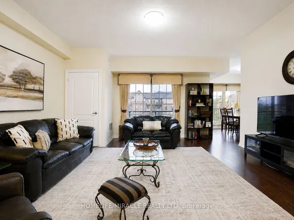 39 Ferndale Dr S #312, Barrie, ON L4N 5T5