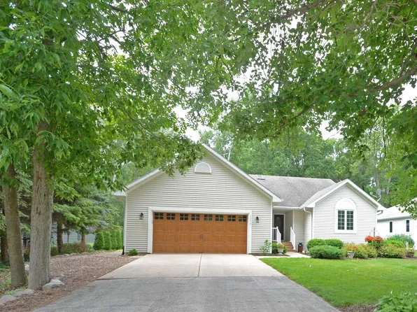 3909 Web Rd, Green Bay, WI 54311
