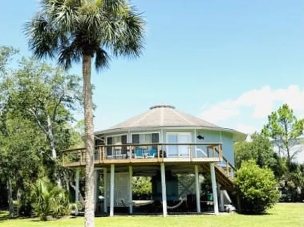 11 Sandpiper Dr, Panacea, FL 32346