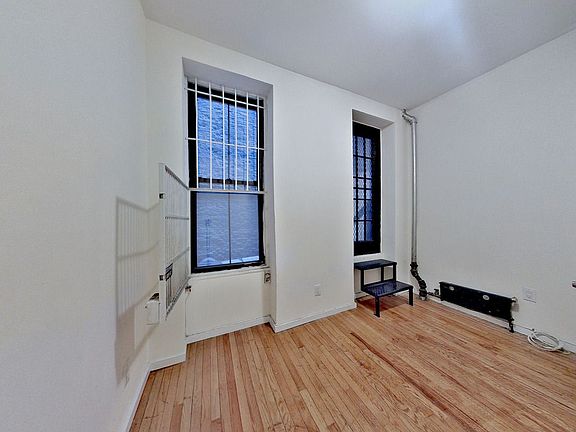 3rd image of 124 Mac Dougal St #4R