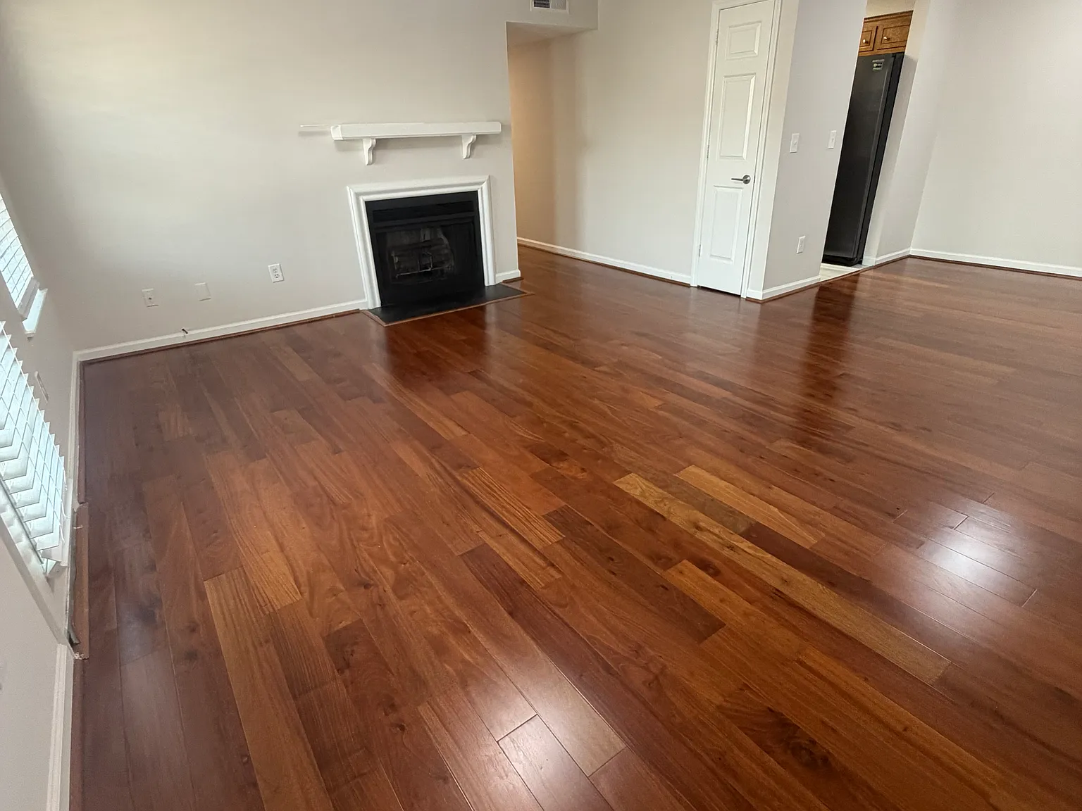 2 bed, 1.5 bath, 1150 sqft, $1,800 — Photo 2