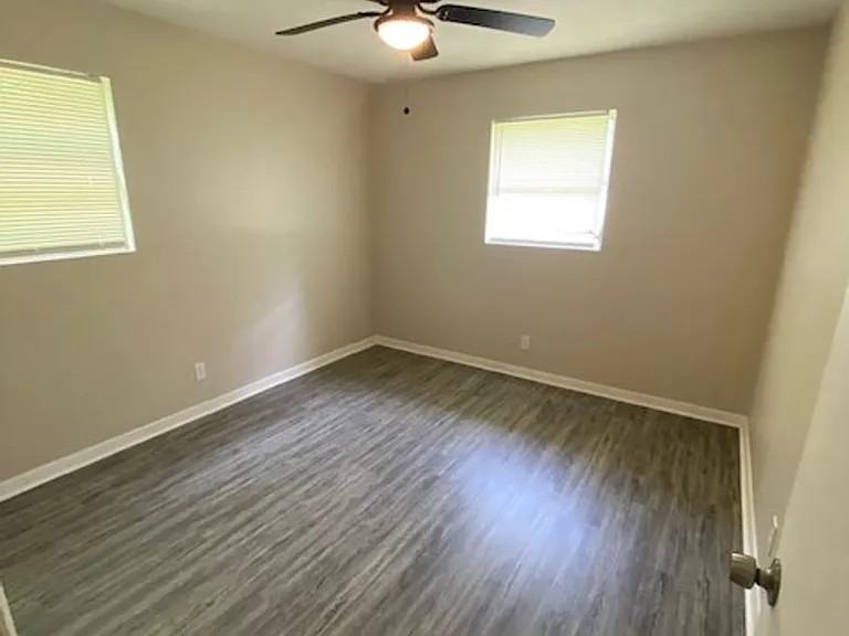 5838 Fairchild Dr — Photo 12