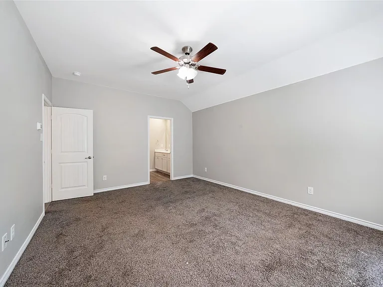 2920 Colorado Dr — Photo 8