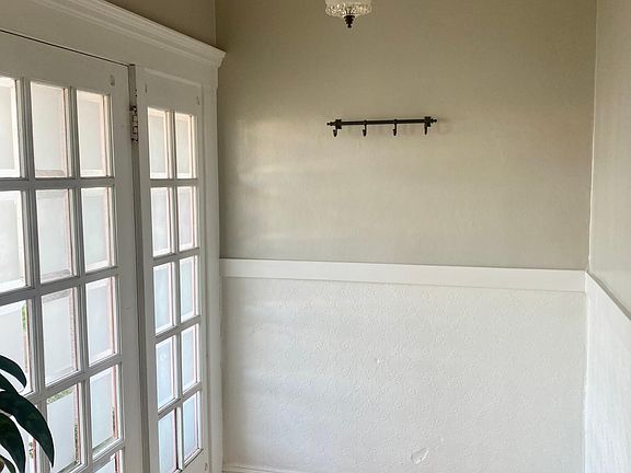 3rd image of 34 Saint Marys Ave