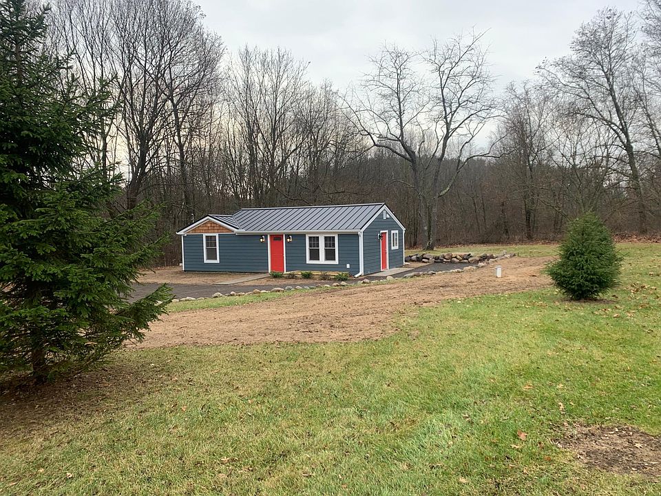 1st image of 437 W Crooked Lake Dr