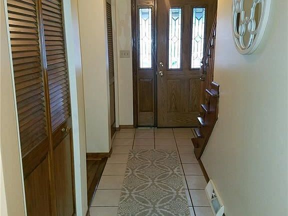 2nd image of 16 Bahama Ln