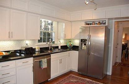 3rd image of 101 Larchmont Dr