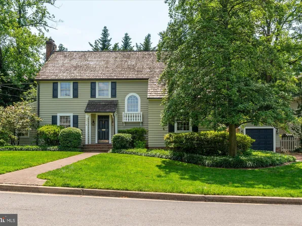 3614 N Abingdon St, Arlington, VA 22207