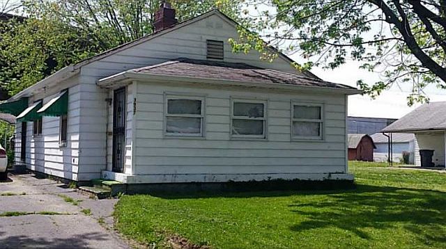 1st image of 3937 Hoyt Ave