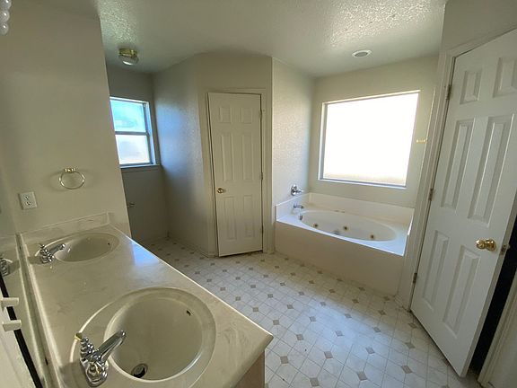 5th image of 2207 Joseph Dr