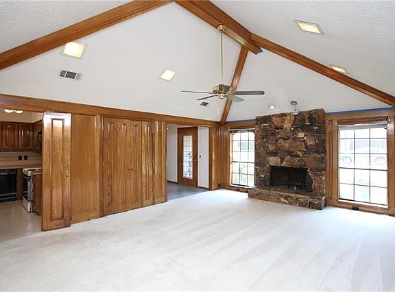 3rd image of 2612 Pickwick Ln