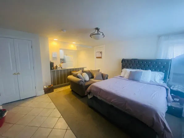 520 Undercliff Avenue image 8 of 9