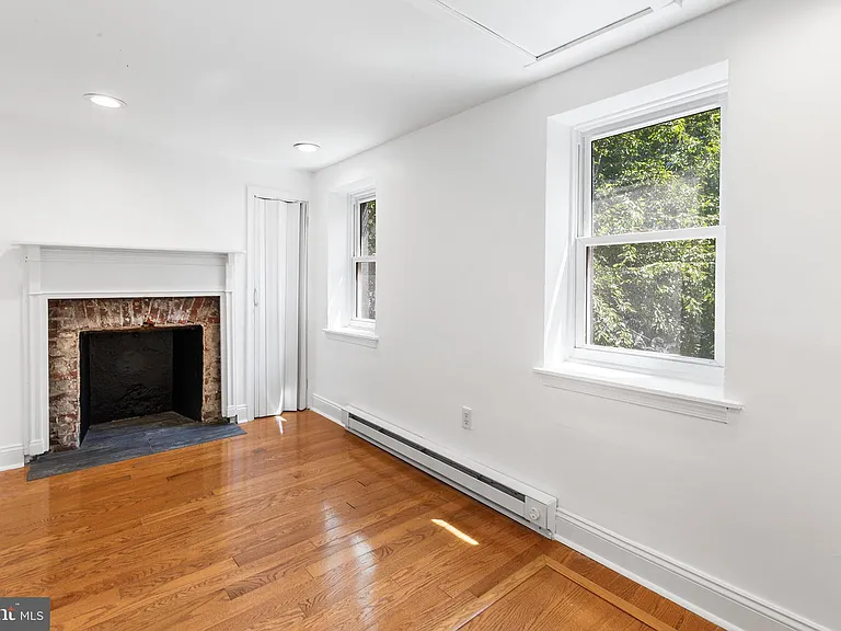 8 Bristow Pl — Photo 12
